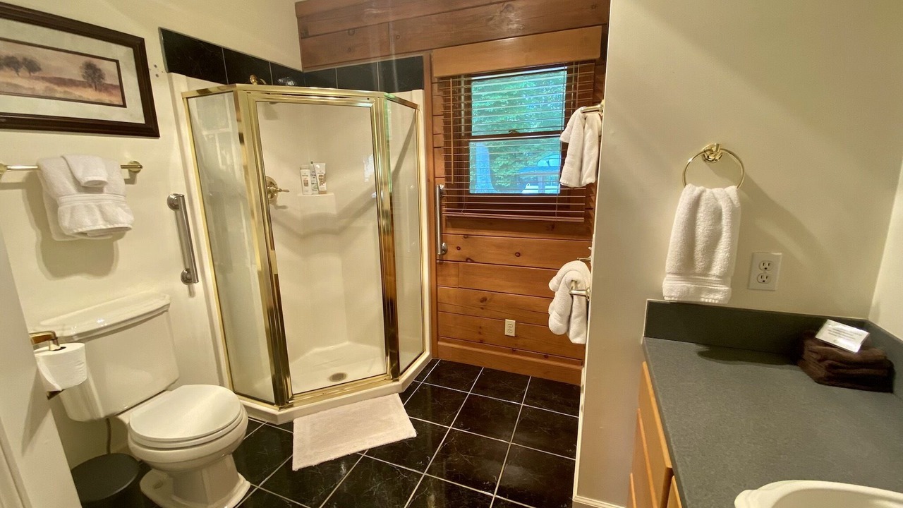 Photo of Bedroom in Centerville
