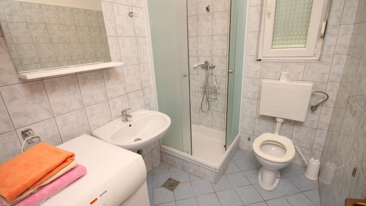 Photo of Bathroom in Preko