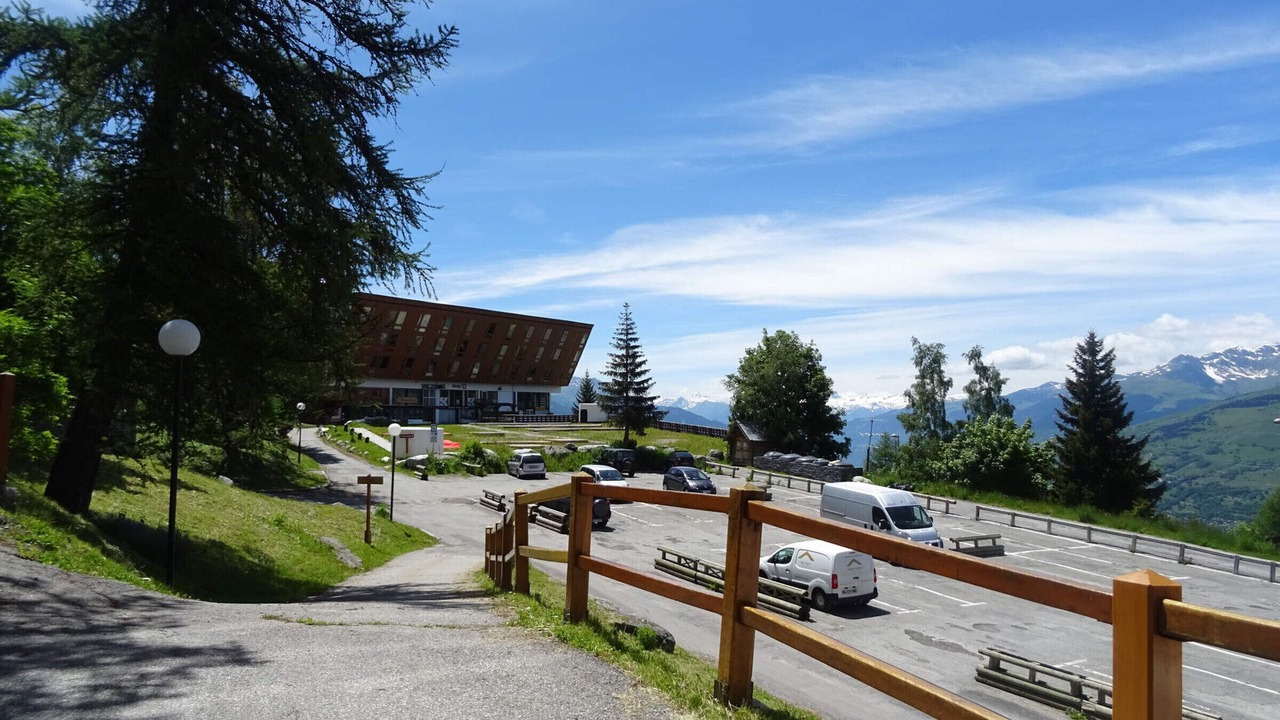 Photo of Outdoor in Arc-1600