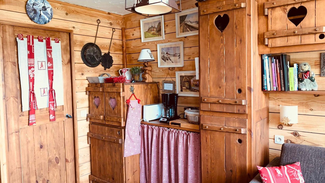 Photo of Others in Arc-1600