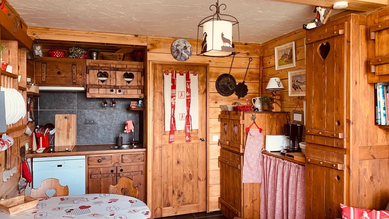 Photo of Others in Arc-1600