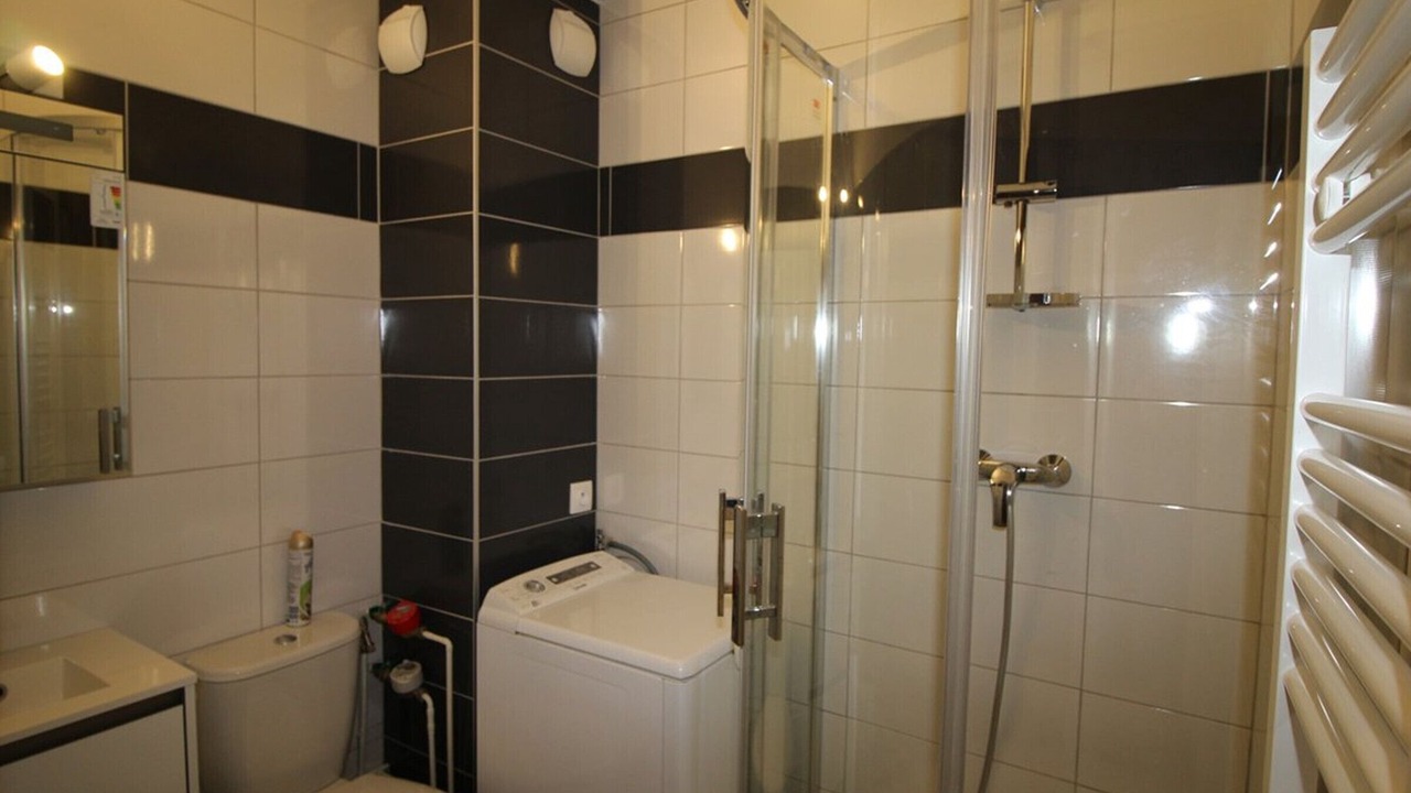 Photo of Bathroom in Auris