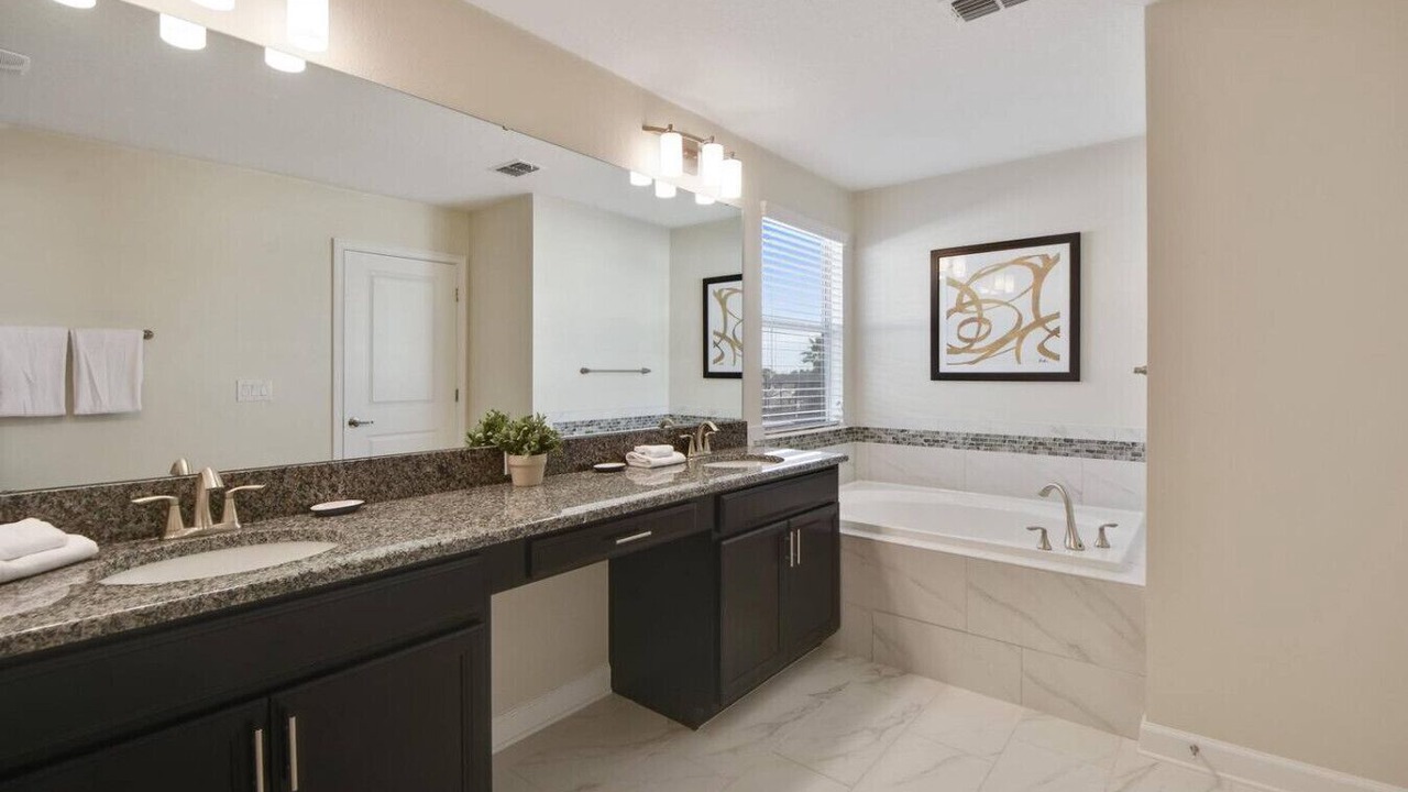 Photo of Bathroom in Davenport