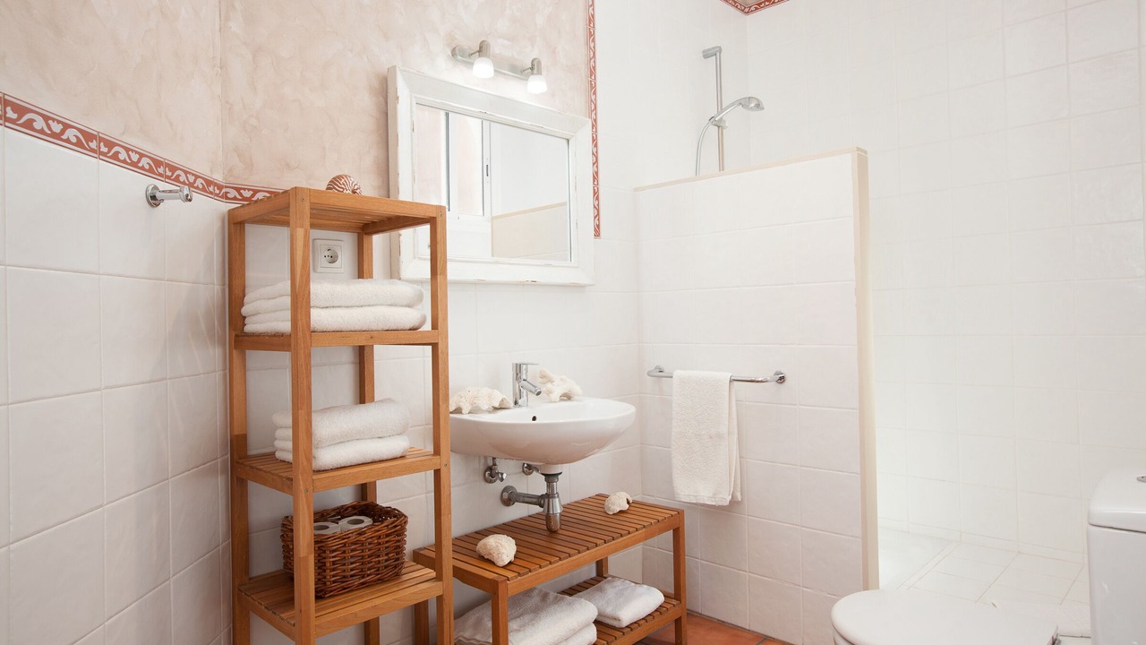Photo of Bathroom in El Camp de l'Arpa del Clot