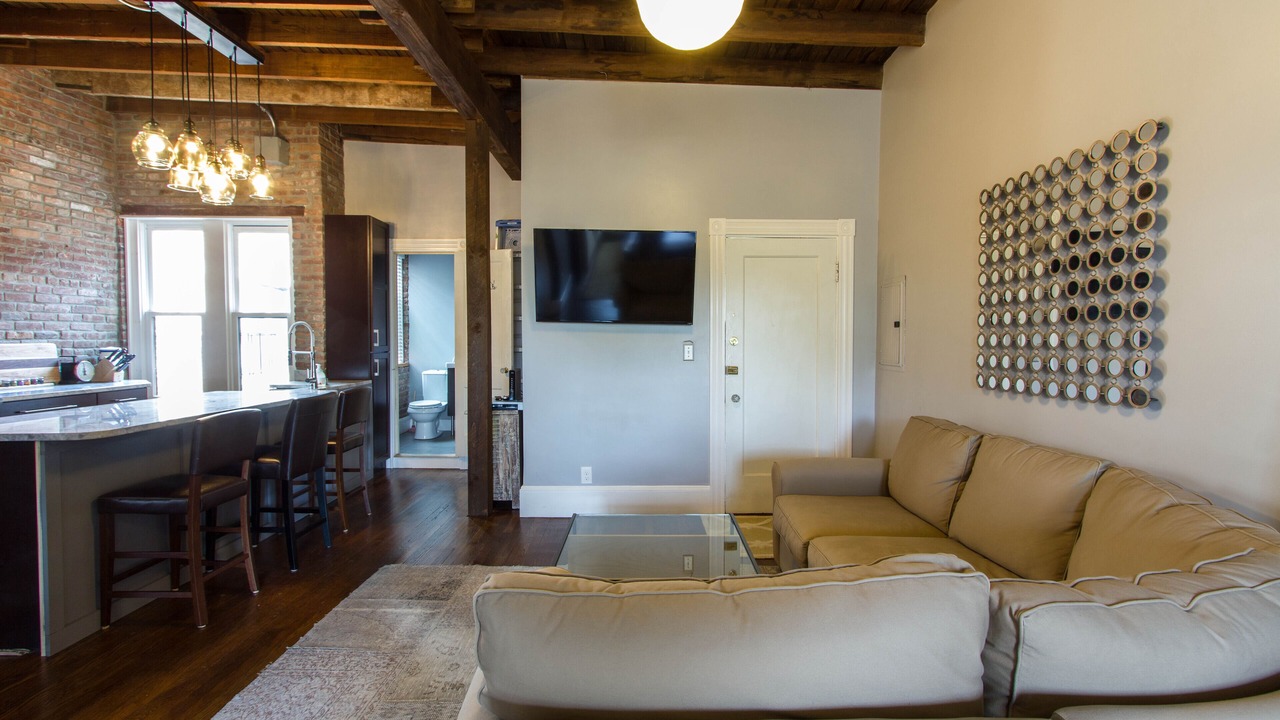 Photo of Livingroom in Cleveland Circle