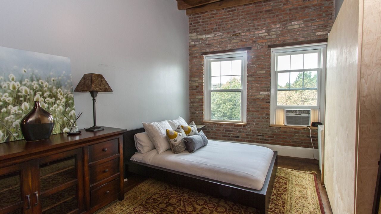 Photo of Bedroom in Cleveland Circle