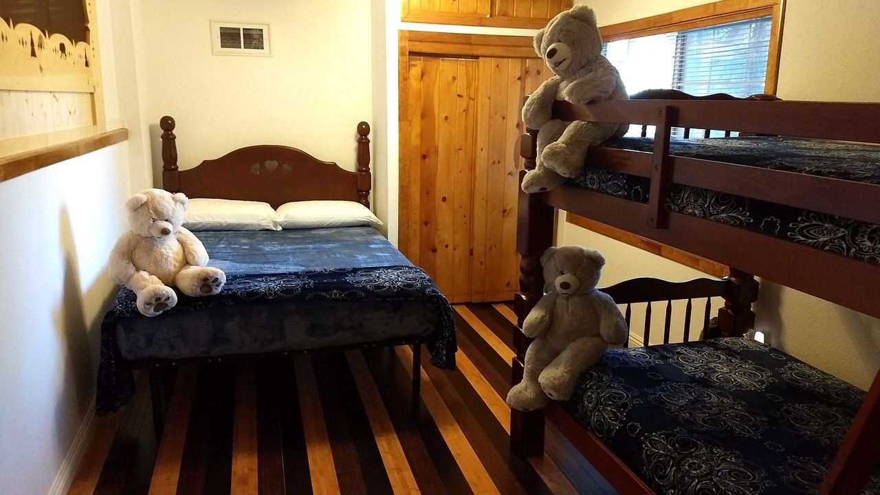 Photo of Bedroom in Twin Peaks