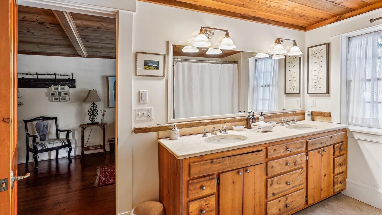 Photo of Bathroom in Stowe Hollow
