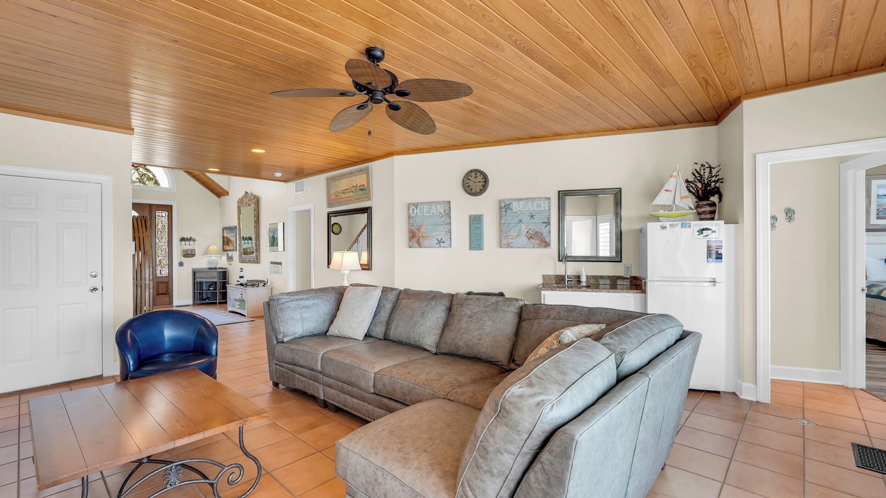 Photo of Livingroom in North Forest Beach