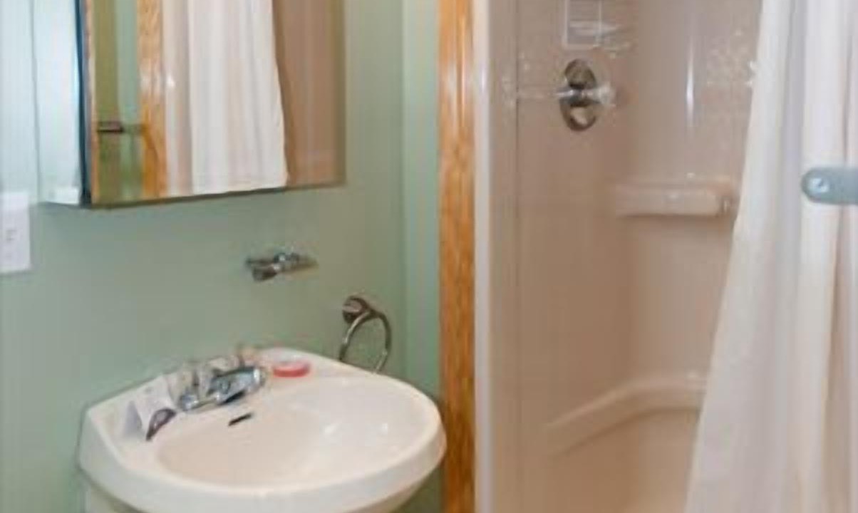 Photo of Bathroom in Town of Torrey