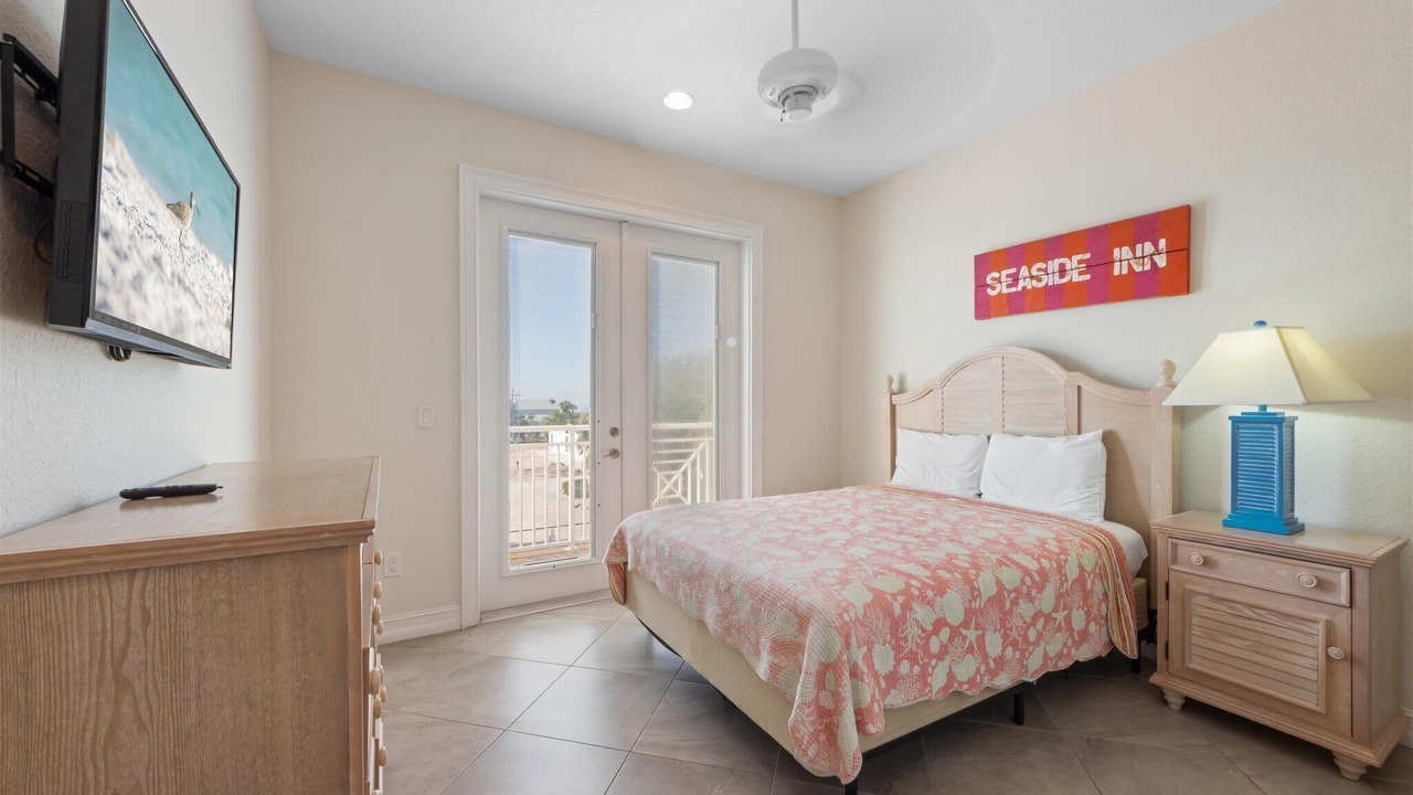 Photo of Bedroom in Holmes Beach