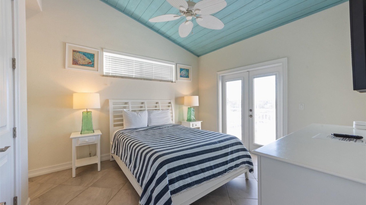 Photo of Bedroom in Holmes Beach