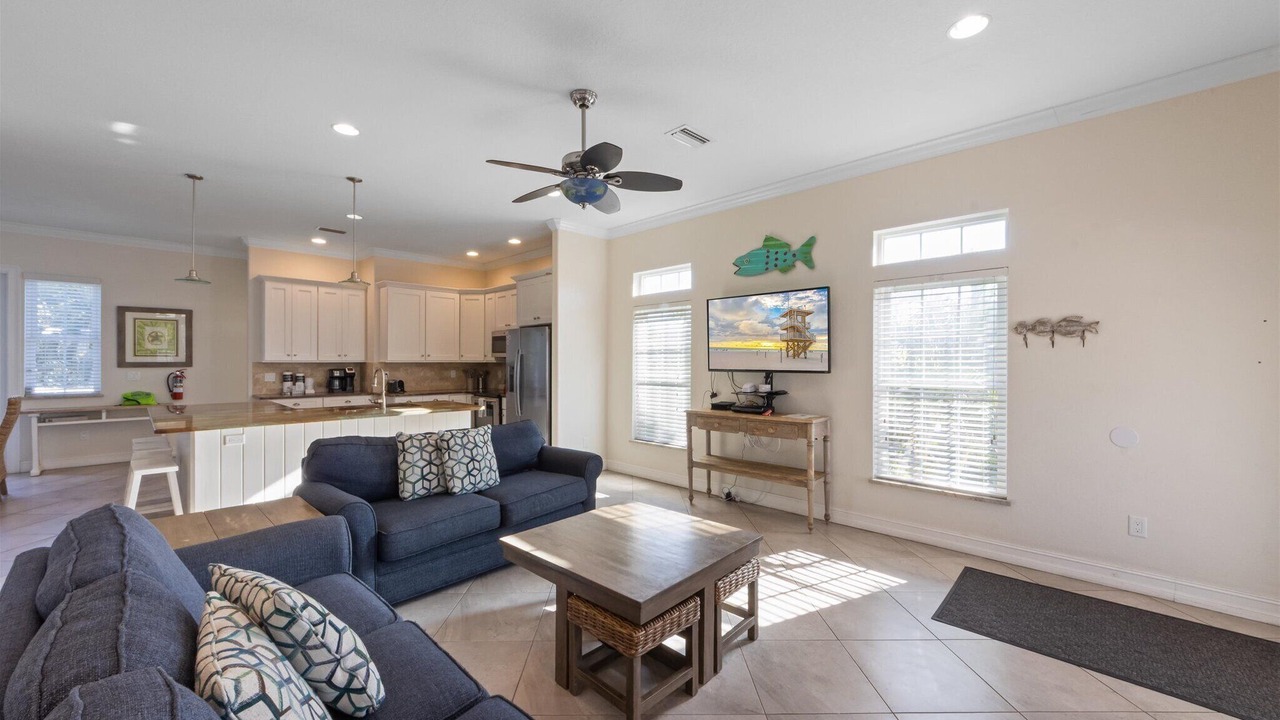 Photo of Livingroom in Holmes Beach