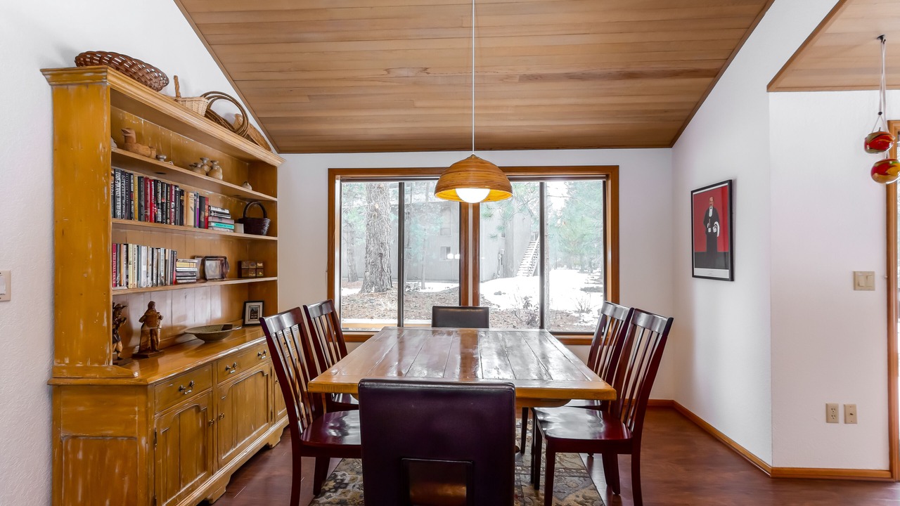 Photo of Livingroom in Sunriver