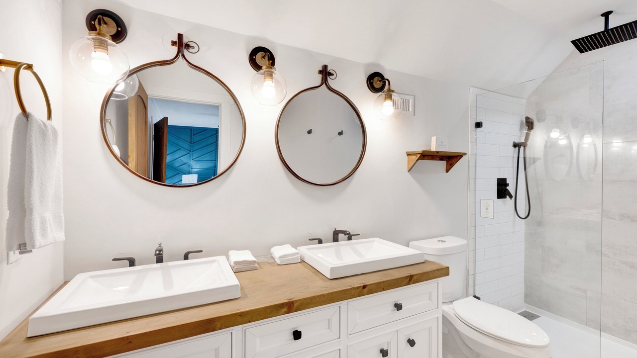 Photo of Bathroom in Southpointe