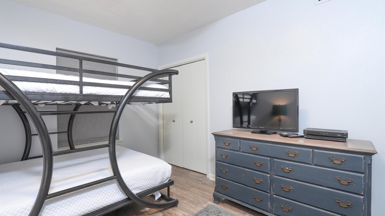 Photo of Bedroom in Orange Beach East