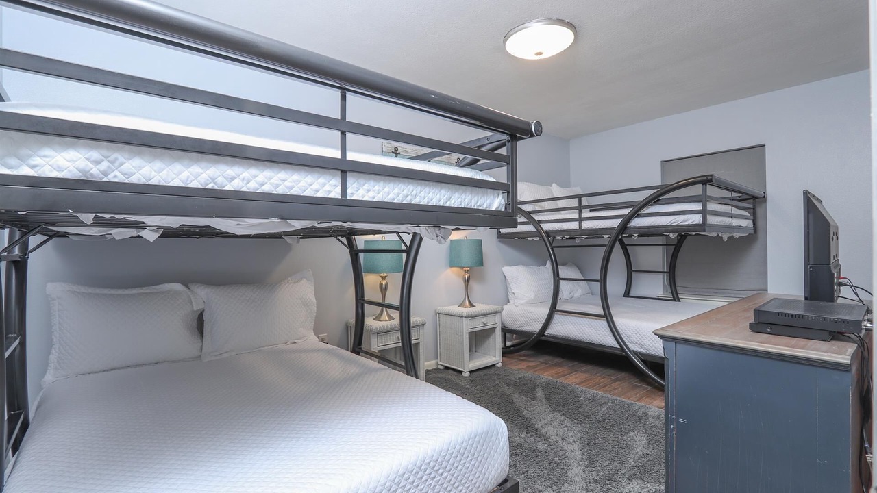 Photo of Bedroom in Orange Beach East