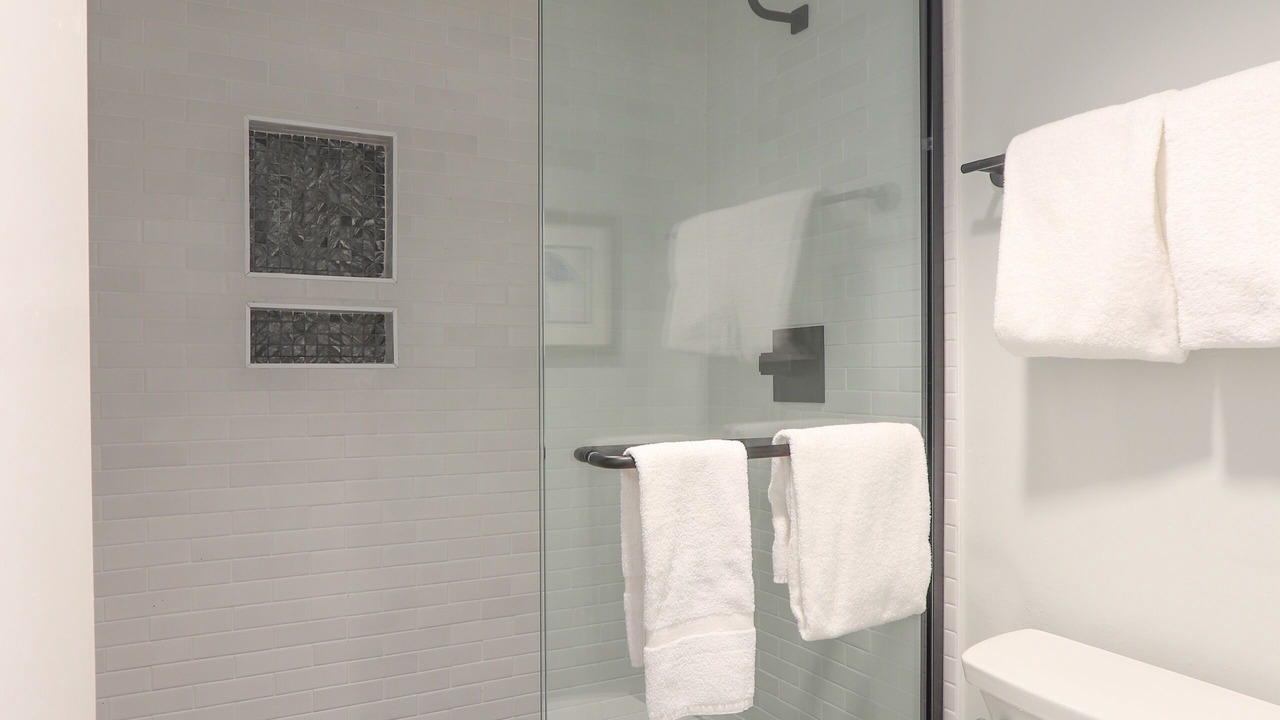 Photo of Bathroom in Orange Beach East