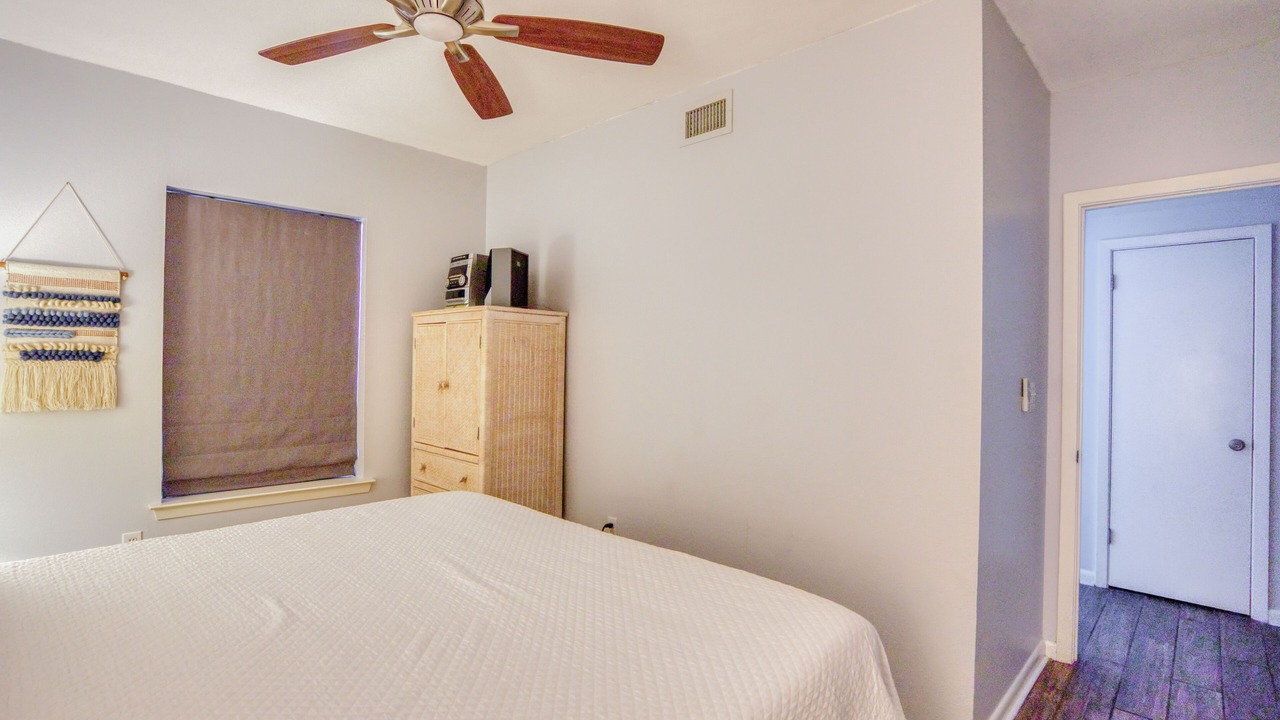 Photo of Bedroom in Orange Beach East