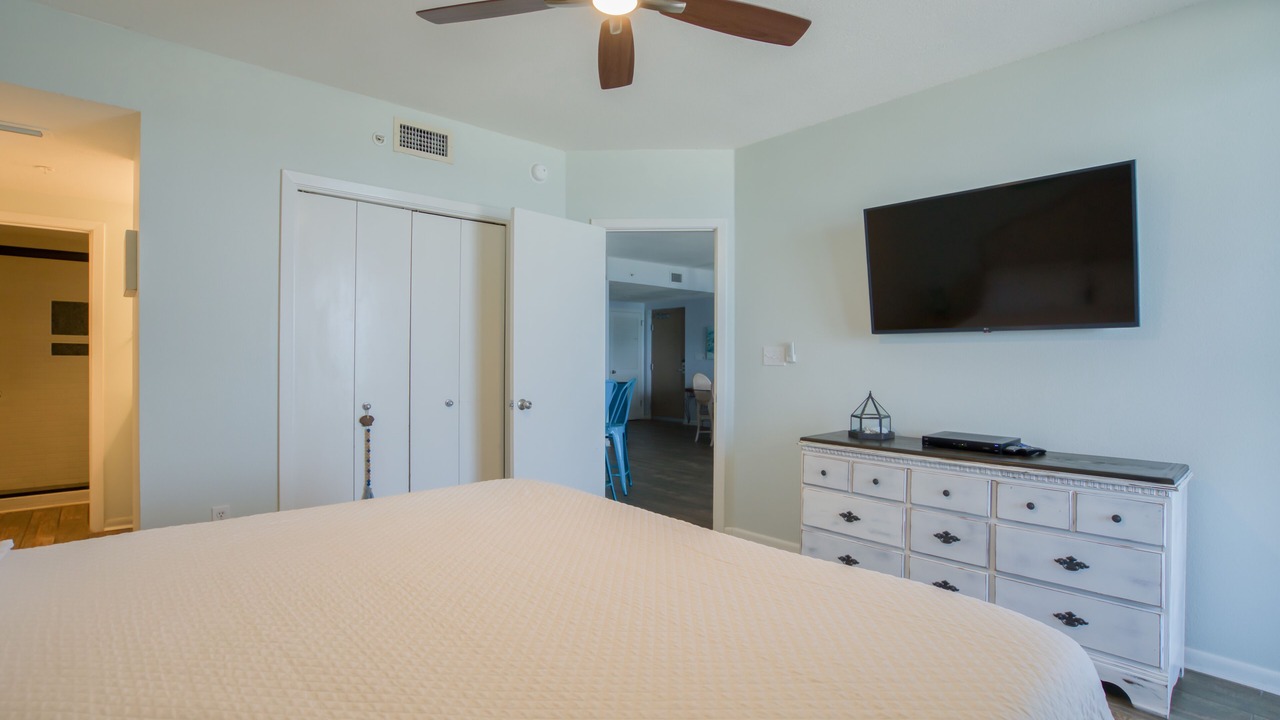 Photo of Bedroom in Orange Beach East