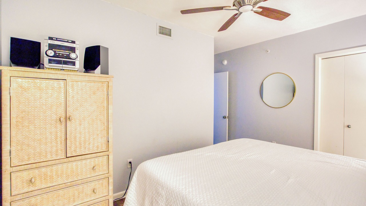 Photo of Bedroom in Orange Beach East