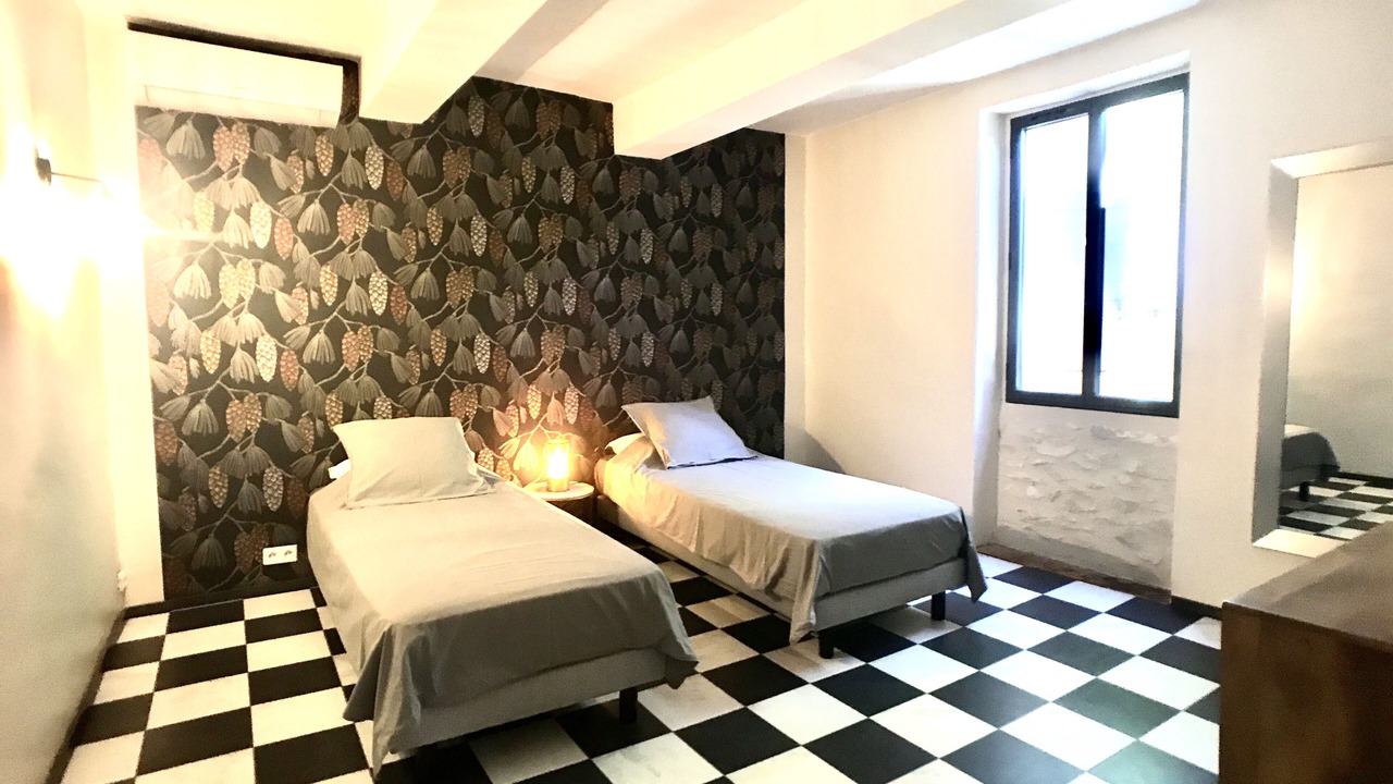 Photo of Bedroom in Caumont-sur-Durance