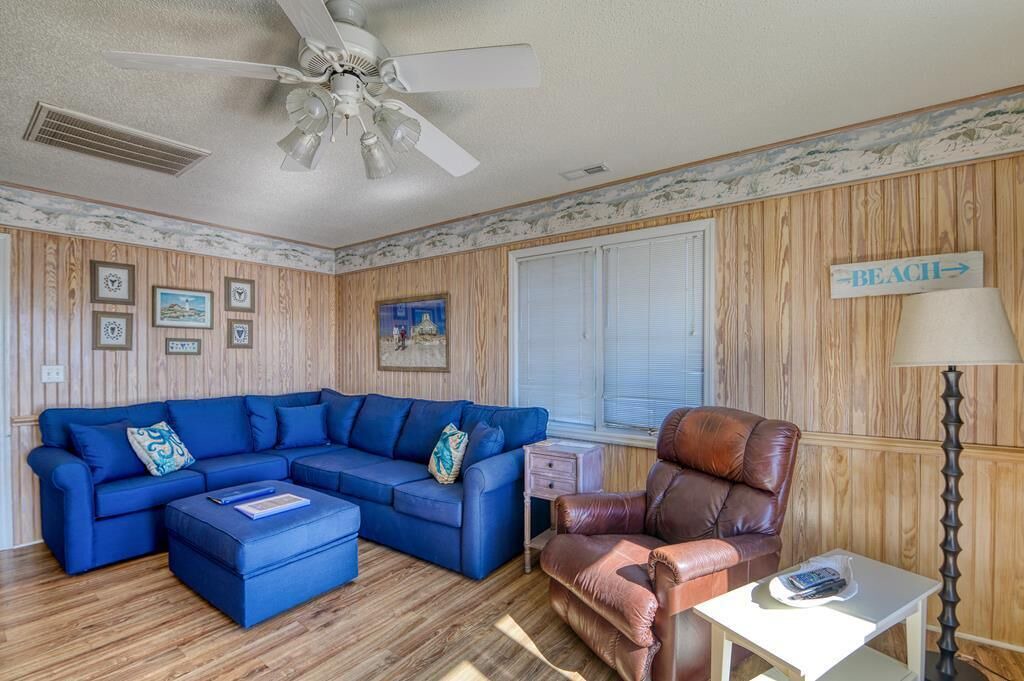 Photo of Livingroom in Ocean Ridge