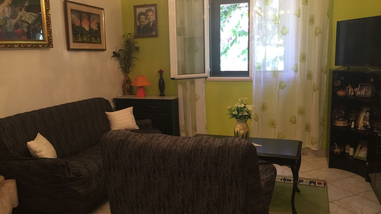 Photo of Livingroom in Mirce