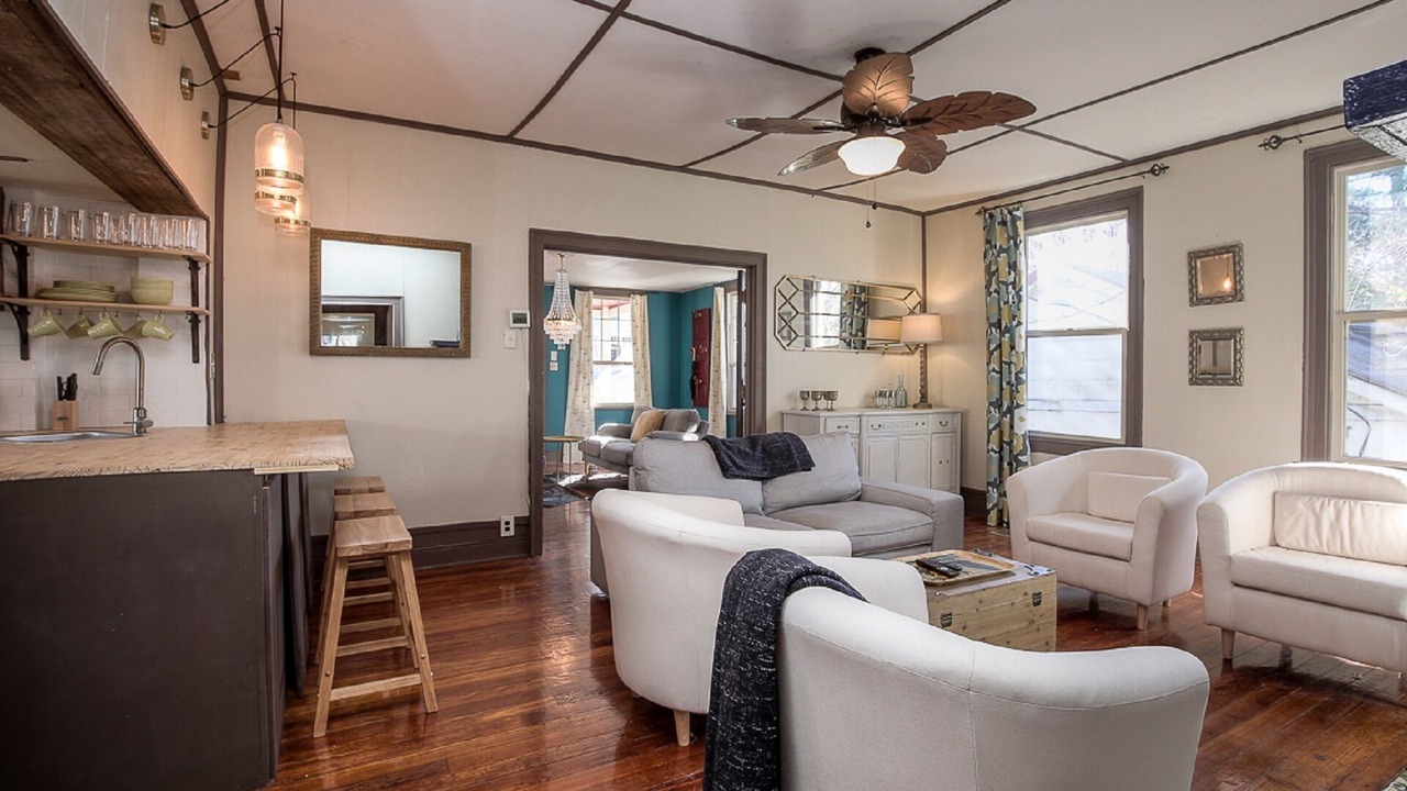 Photo of Livingroom in Weston