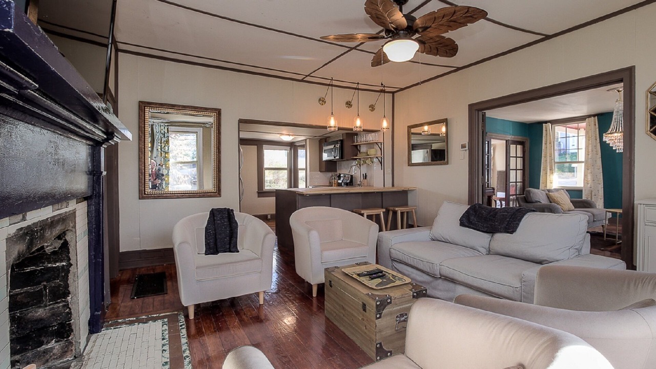 Photo of Livingroom in Weston