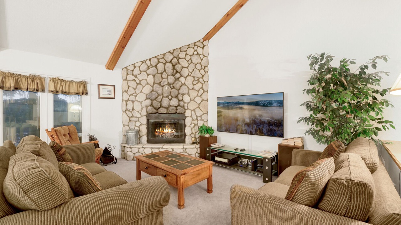 Photo of Livingroom in Big Bear Lake