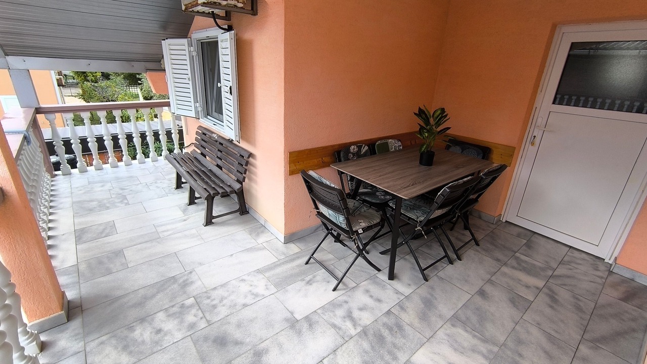 Photo of Outdoor in Nin