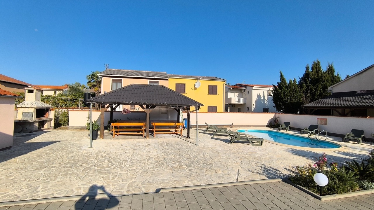 Photo of Outdoor in Nin
