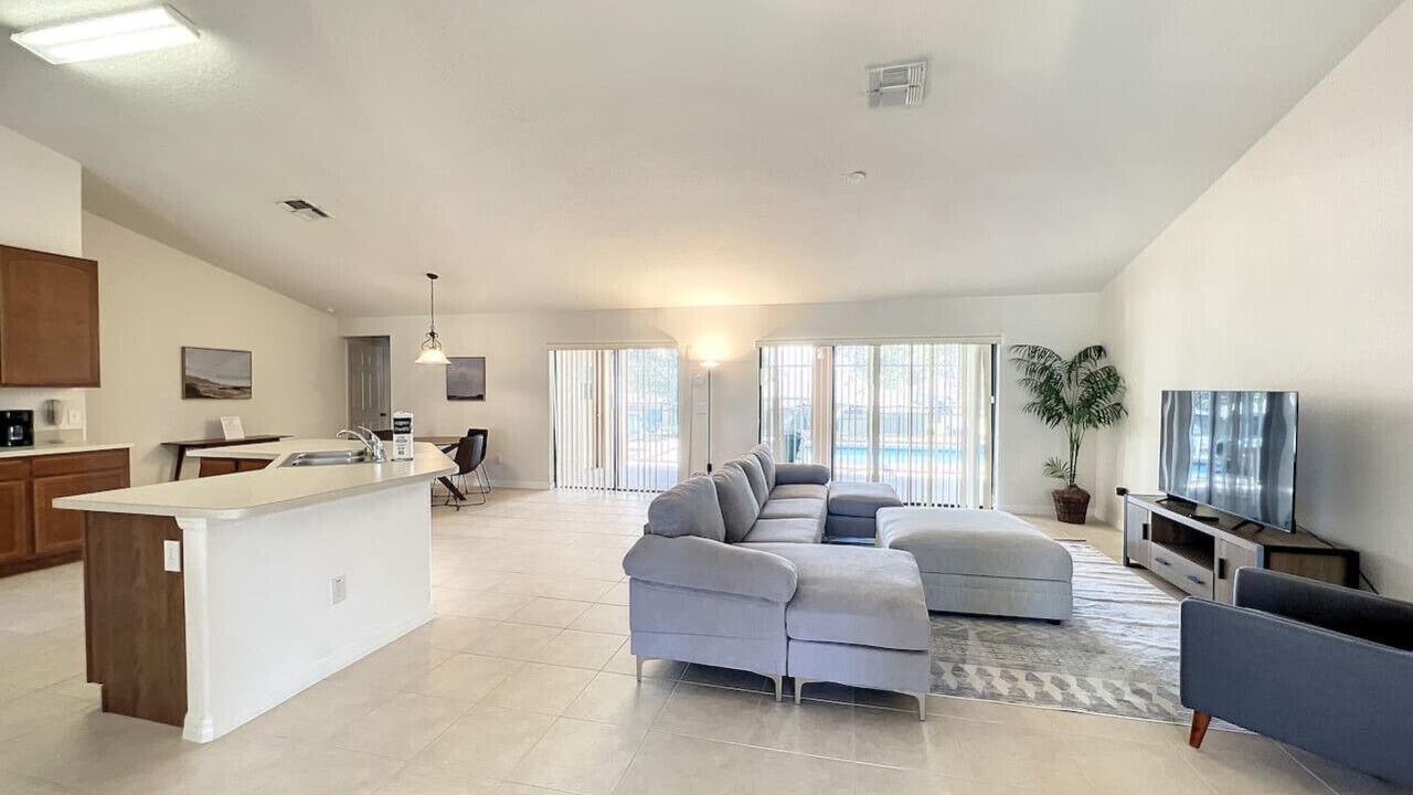 Photo of Livingroom in Legacy Park