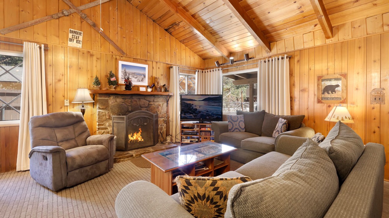 Photo of Livingroom in Big Bear Lake