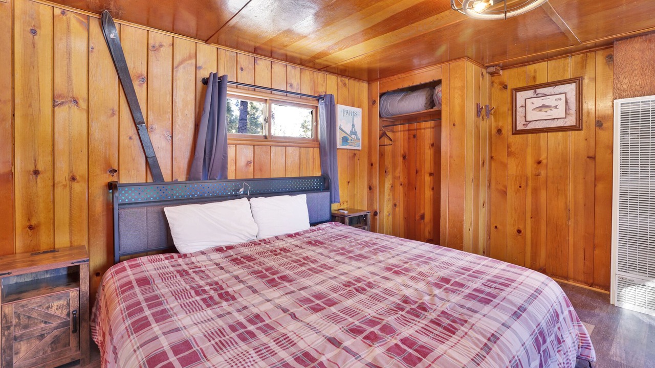 Photo of Bedroom in Big Bear Lake