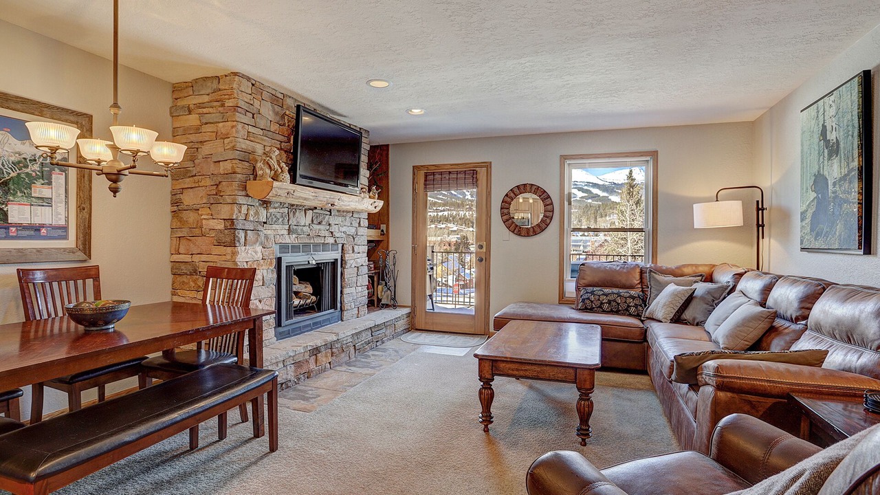 Photo of Livingroom in Historic District