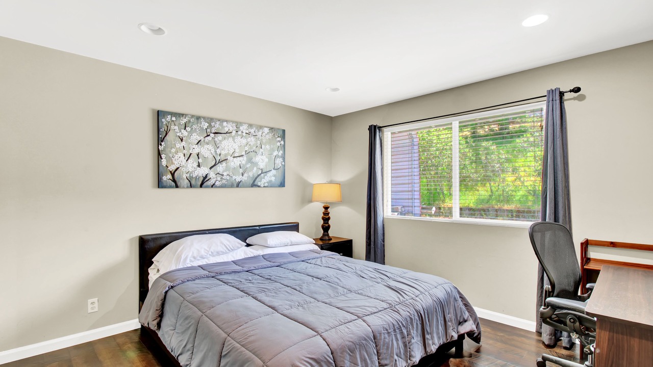 Photo of Bedroom in Jamestown