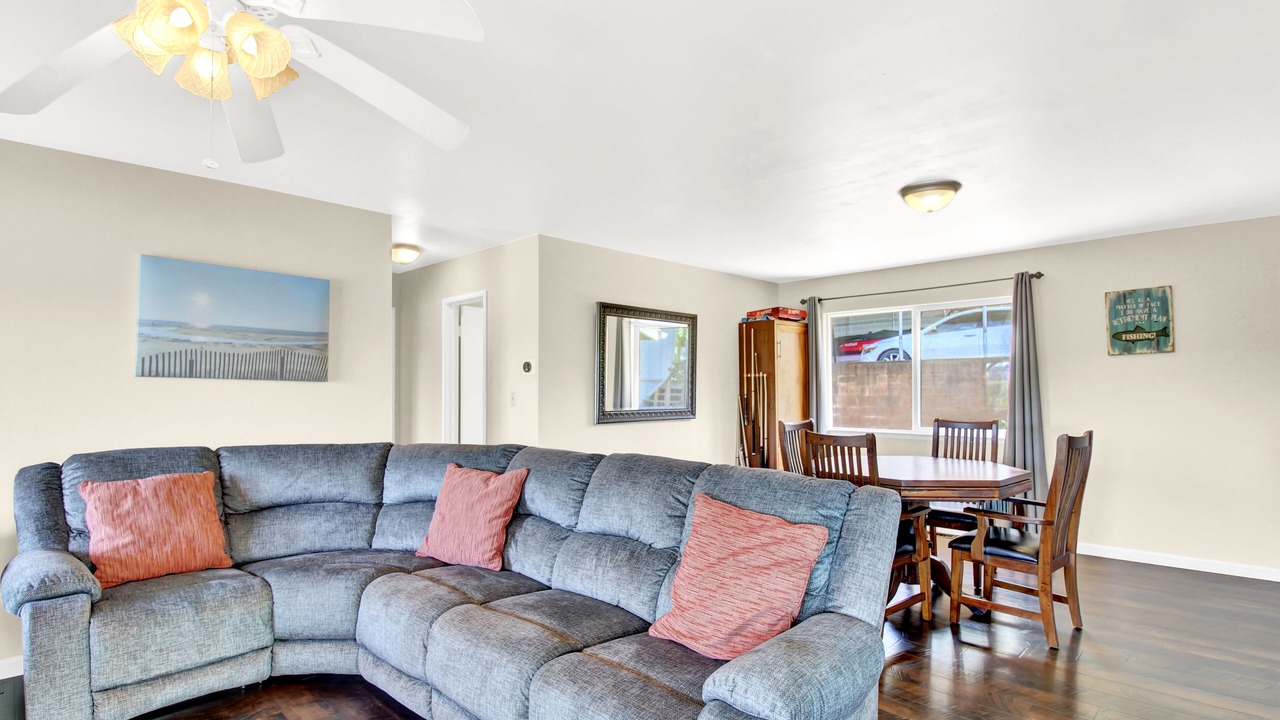 Photo of Livingroom in Jamestown