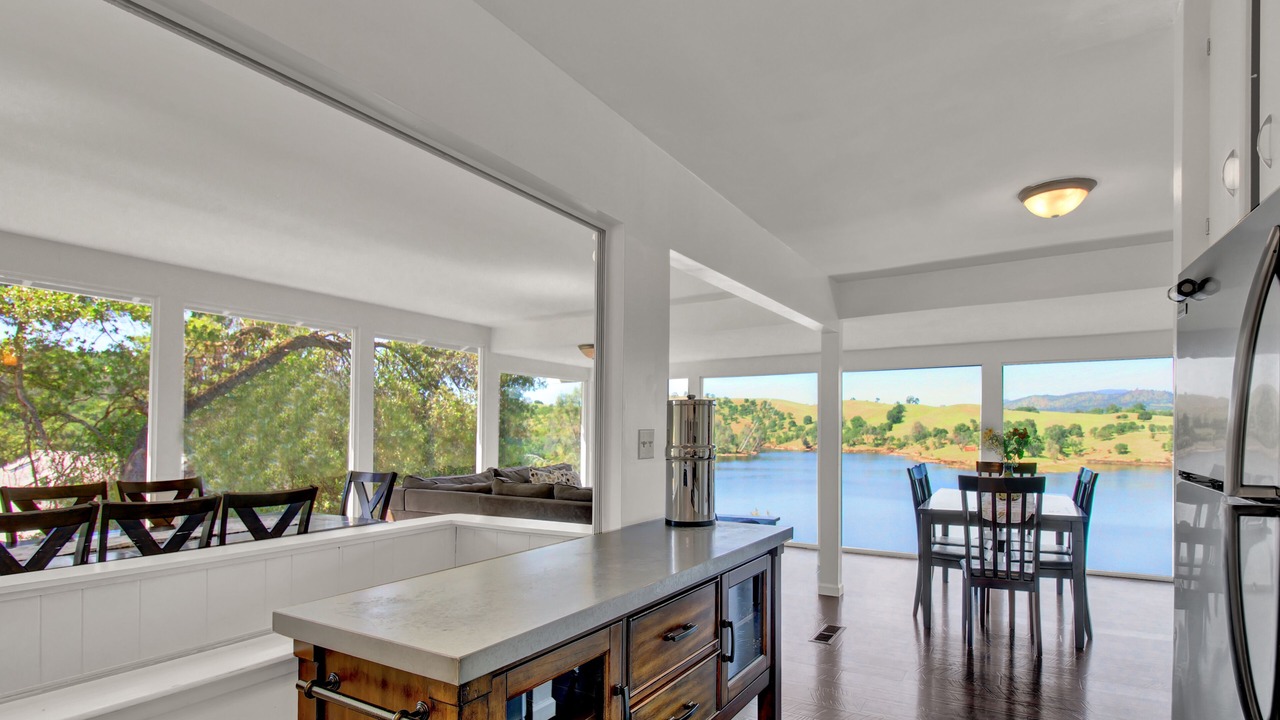 Photo of Others in Jamestown