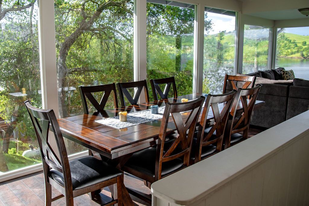 Photo of Others in Jamestown