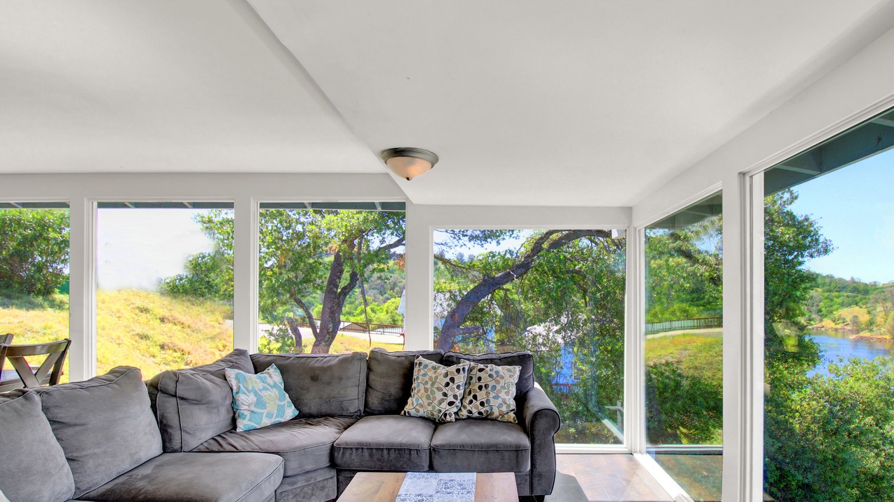 Photo of Livingroom in Jamestown