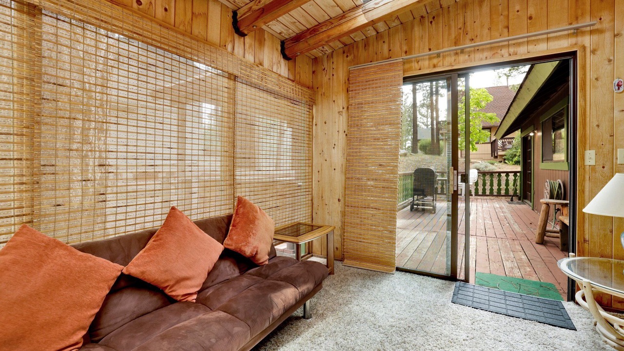 Photo of Livingroom in Fox Farm