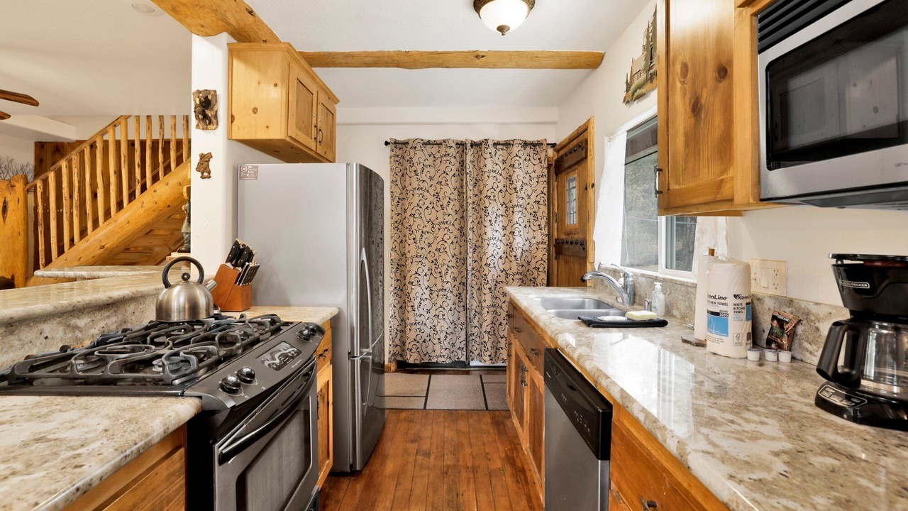 Photo of Kitchen in Big Bear City