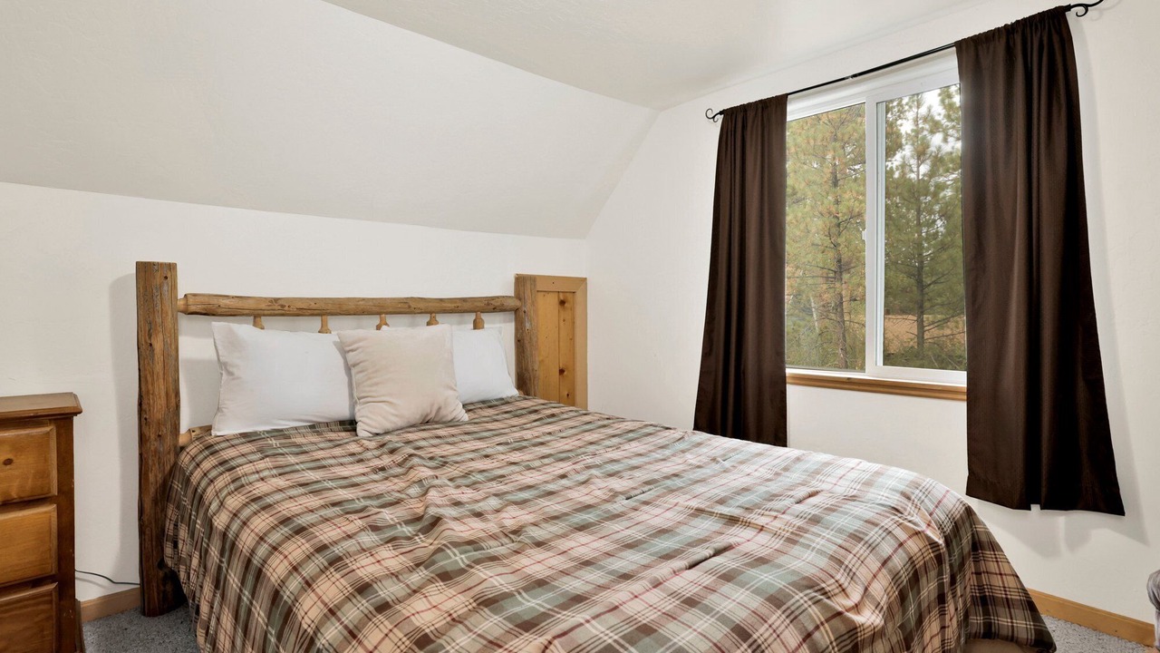 Photo of Bedroom in Big Bear City