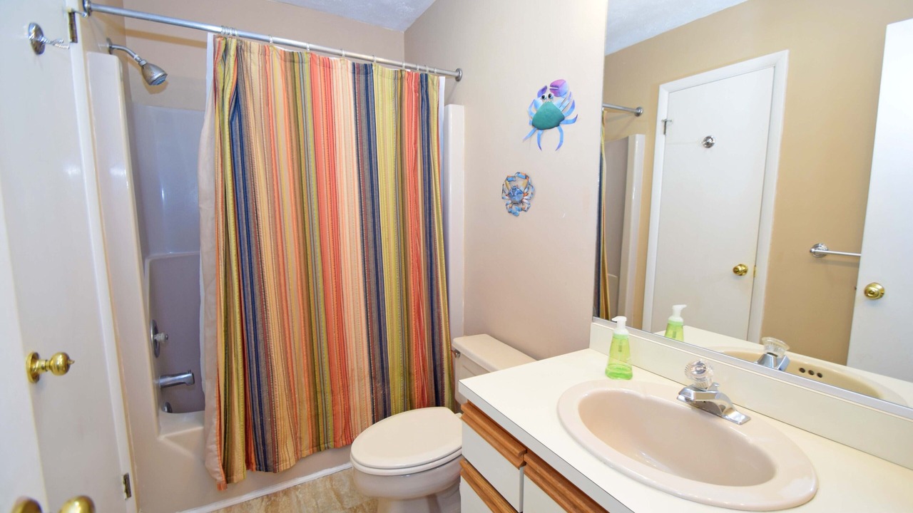 Photo of Bathroom in Heron Harbour Isle