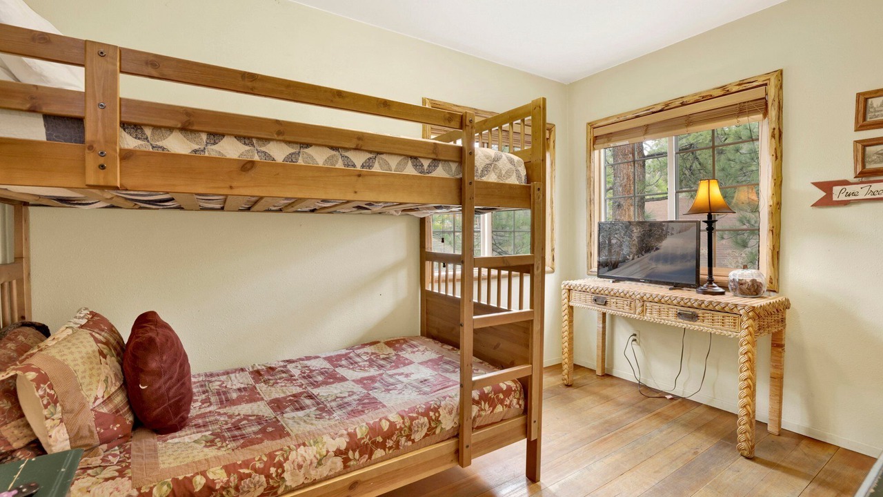 Photo of Bedroom in Moonridge