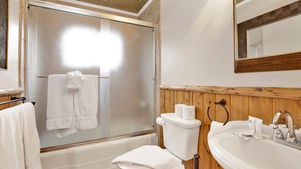 Photo of Bathroom in Moonridge