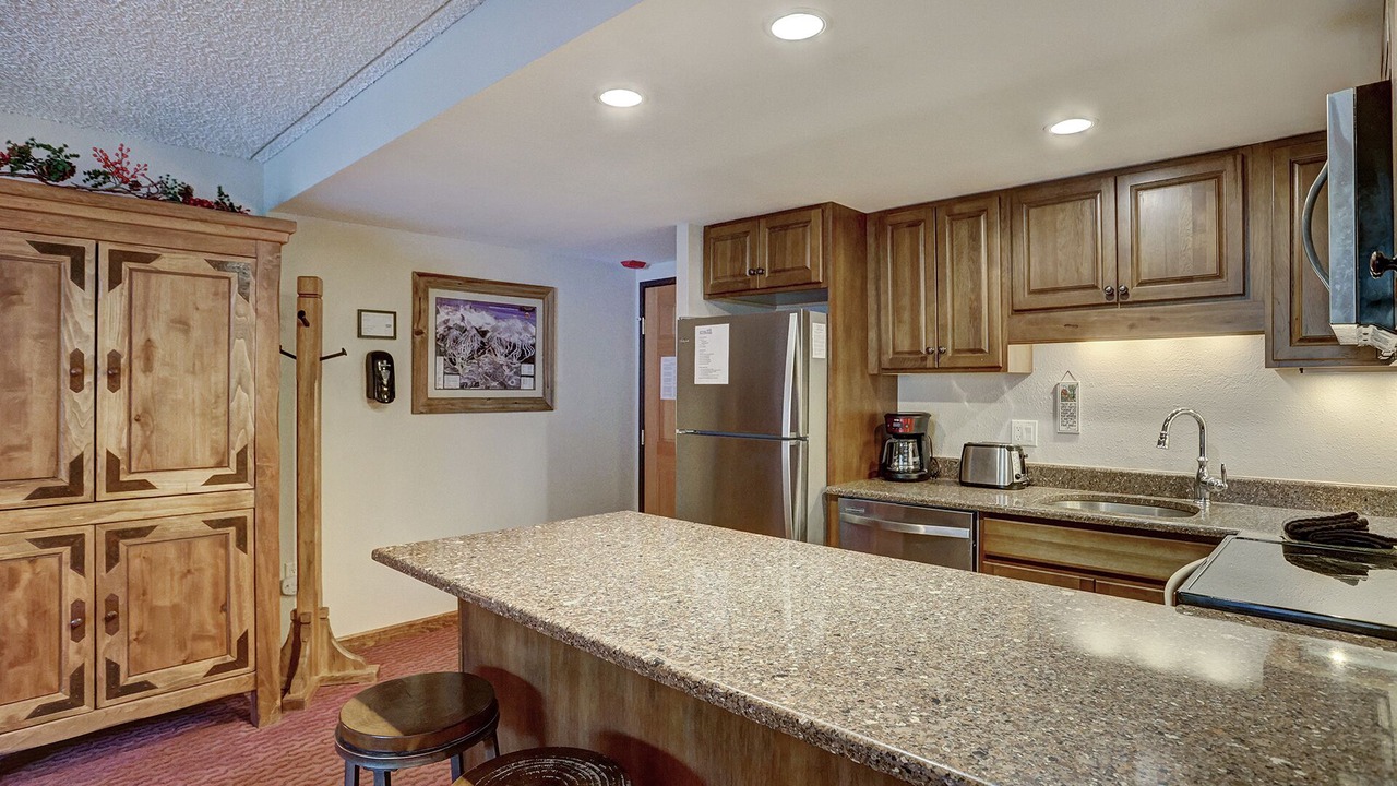 Photo of Kitchen in Peak 9