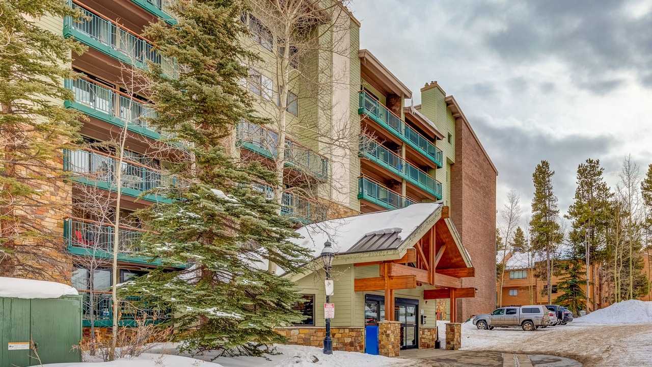 Photo of Outdoor in Peak 9